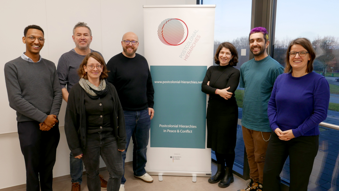 Picture of Hierarchies network members at the UBT on the occasion of their international authors' workshop "Fracturing Security"