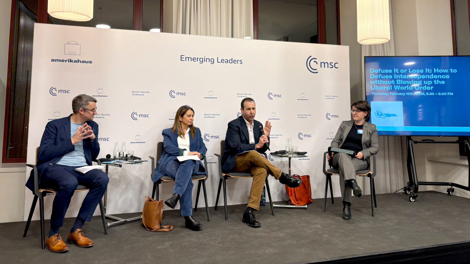 Roundtable discussion "Defuse it or lose it: How to defuse interdependence without blowing up the liberal world order"